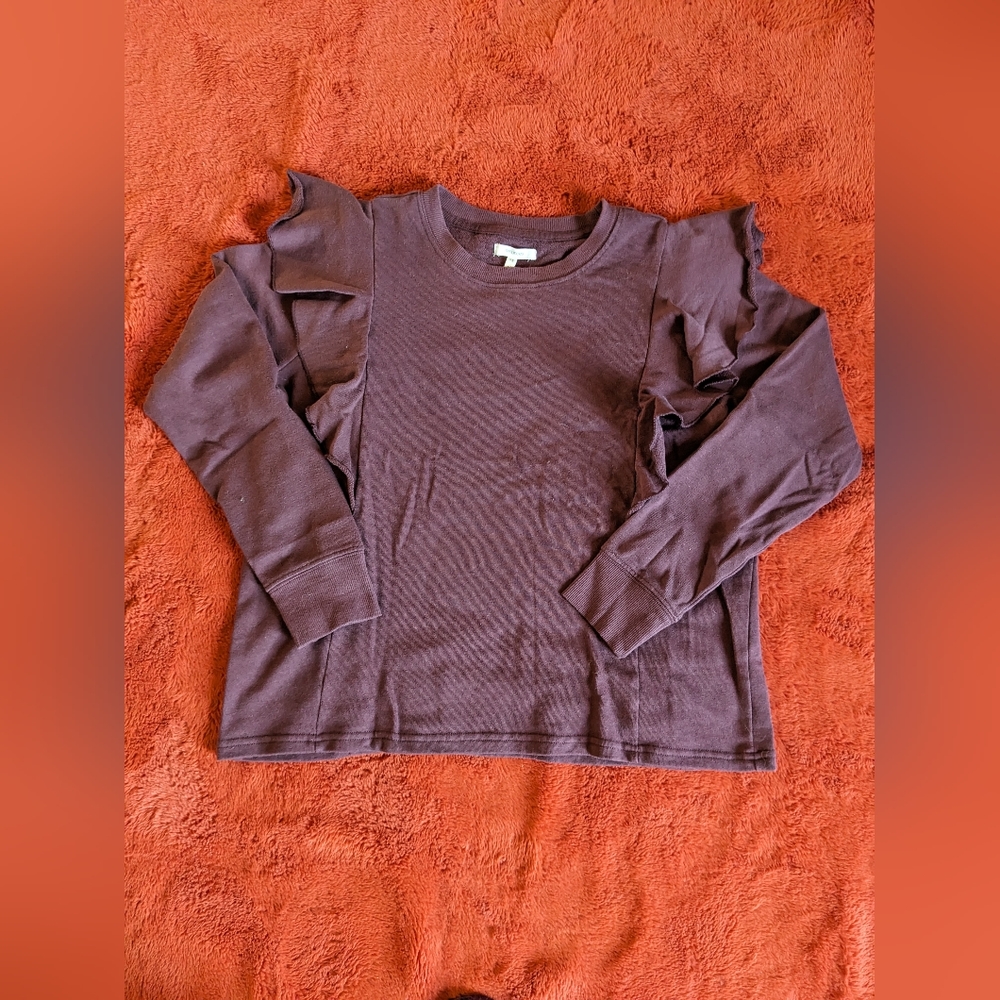 🎉🎉Ruffled shoulder sweater